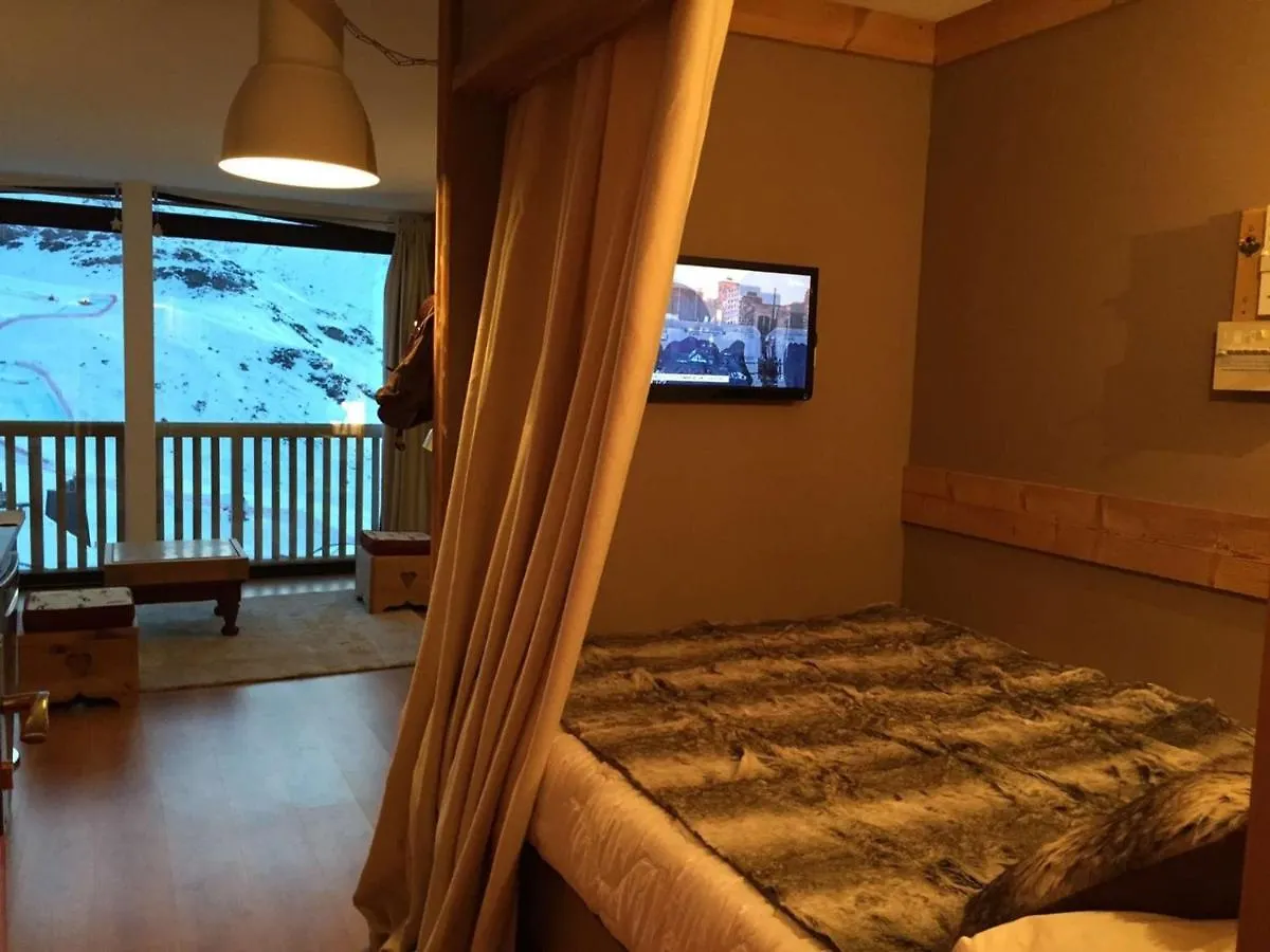 Charmant Appart 3 Pers Renove, A 2 Pas Des Pistes A Val Thorens - Fr-1-637-2 0*,  France